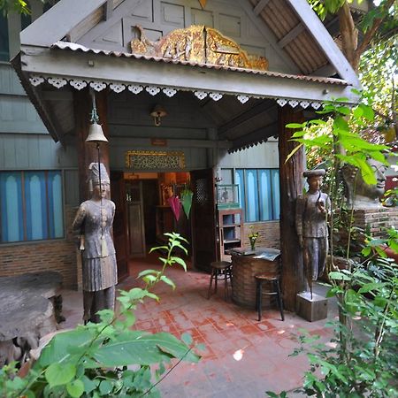 Ayutthaya Bouchic Hostel Eksteriør billede