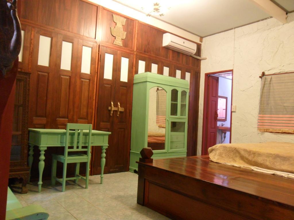 Ayutthaya Bouchic Hostel Eksteriør billede