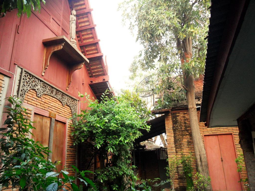 Ayutthaya Bouchic Hostel Eksteriør billede