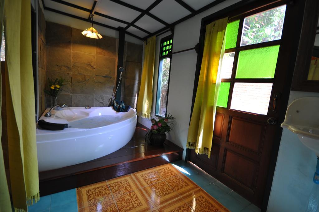 Ayutthaya Bouchic Hostel Eksteriør billede