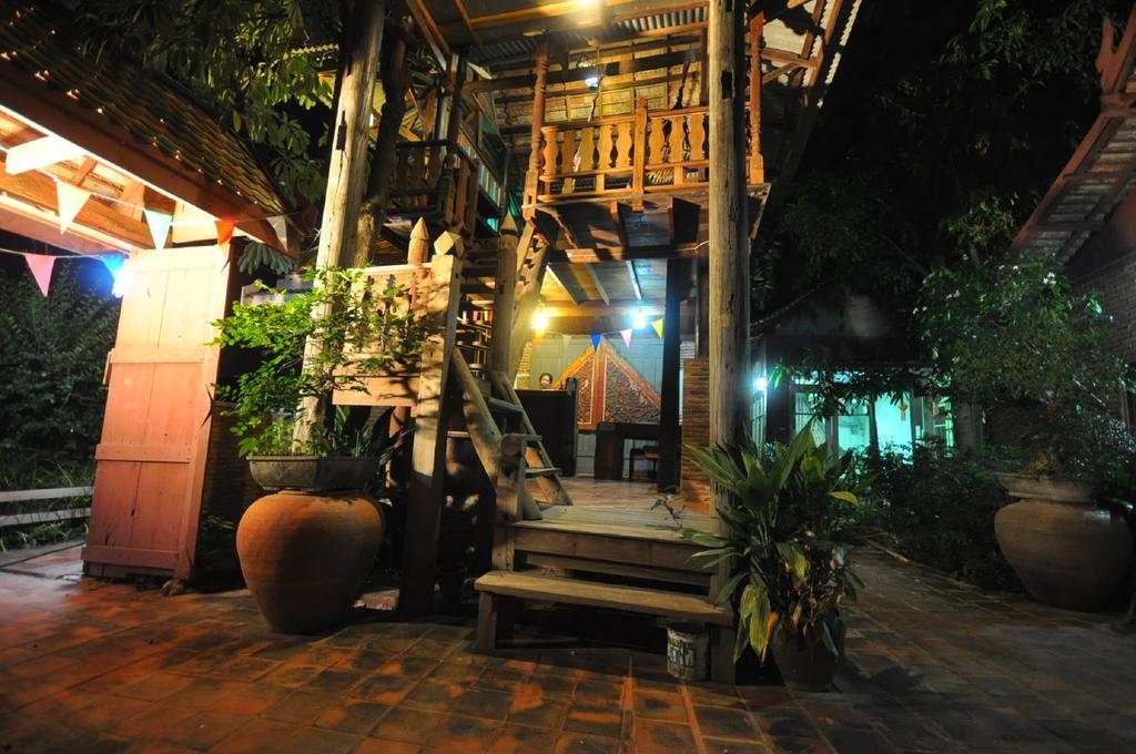 Ayutthaya Bouchic Hostel Eksteriør billede