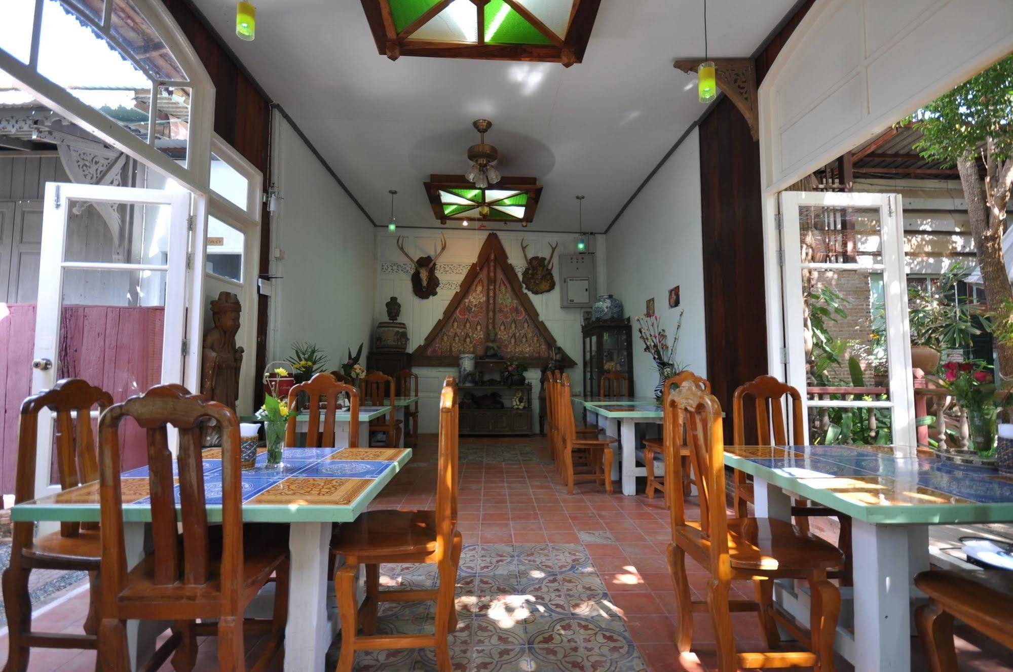 Ayutthaya Bouchic Hostel Eksteriør billede